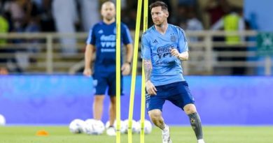 Messi buộc phải tập riêng, nguy cơ không thể ra trận với Mexico