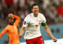 Lewandowski khóc vì bàn thắng lịch sử