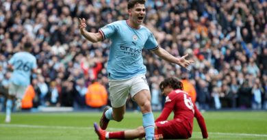 Man City vắng Haaland vẫn ngược dòng đè bẹp Liverpool