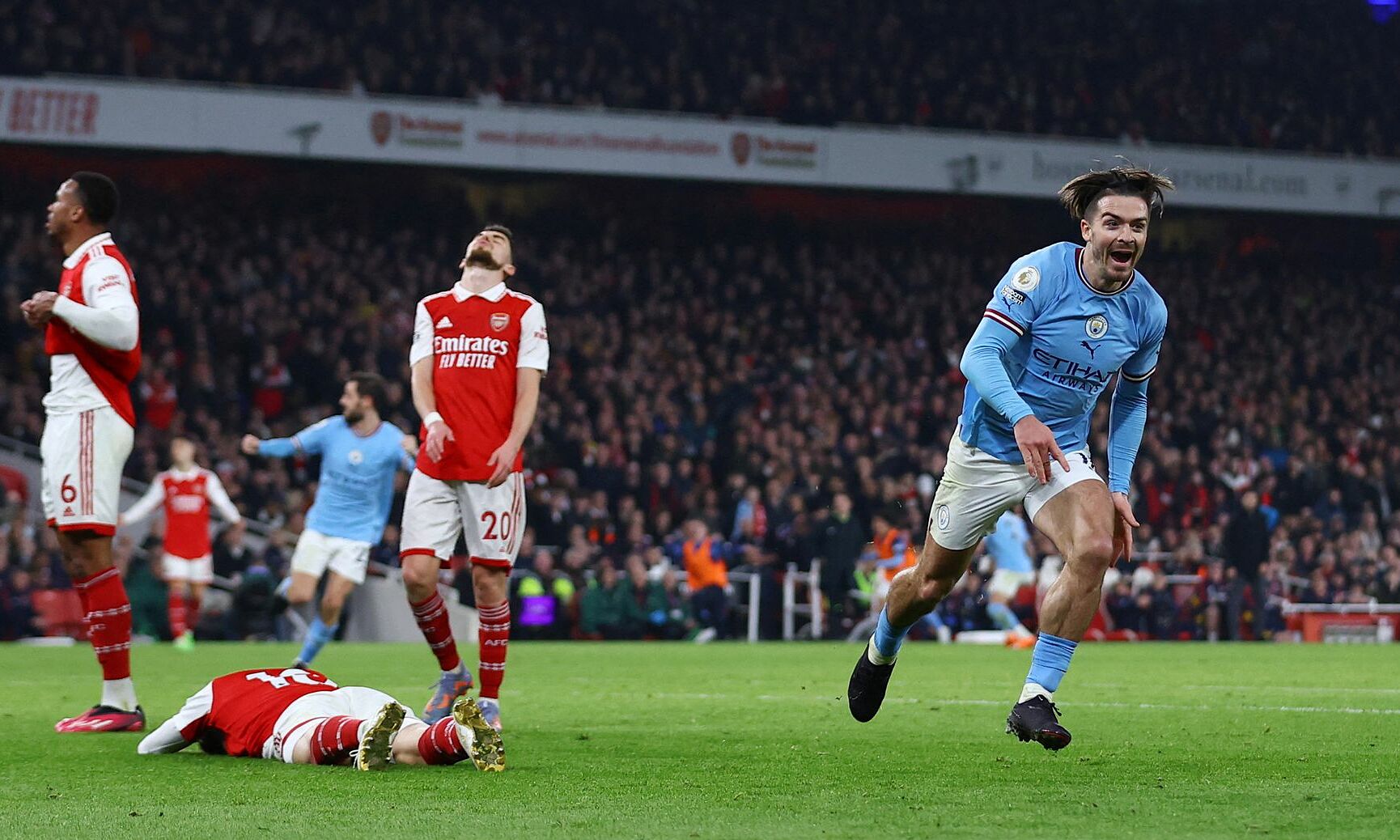 Man City có khả năng vô địch cao gấp ba Arsenal