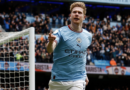 De Bruyne được bình chọn là tiền vệ hay nhất Ngoại hạng Anh