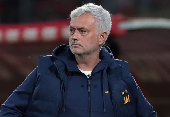 Tình thế đảo ngược với thầy trò Mourinho tại Serie A