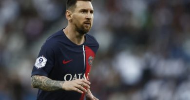 Barca đừng biến phi vụ Messi thành trò cười