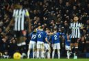 Everton đè bẹp Newcastle