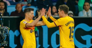 Lewandowski lập cú đúp giúp Barcelona giành 3 điểm quý giá